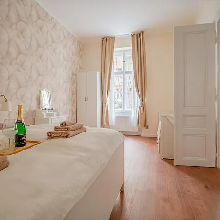 Apartamento Prekrasny 2bdr Na Praze 1