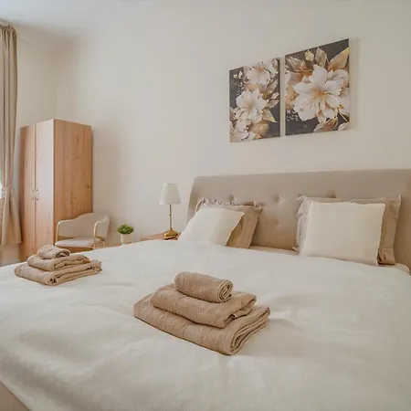 Prekrasny 2bdr Na Praze 1 Apartamento Praga
